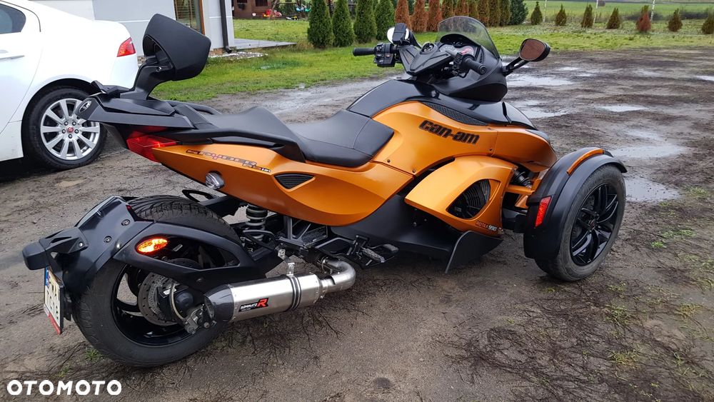 Can-Am Spyder - 2