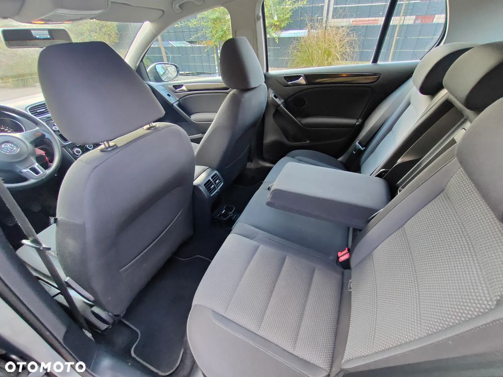 Volkswagen Golf ver-1-6-tdi-scr-comfortline - 25