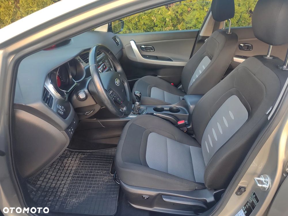 Kia Ceed 1.4 CVVT Attract - 17