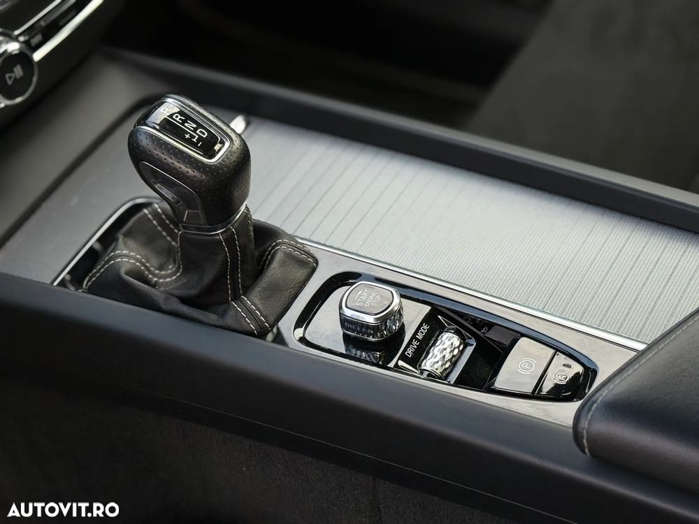 Volvo XC 60 T5 Geartronic RDesign - 32