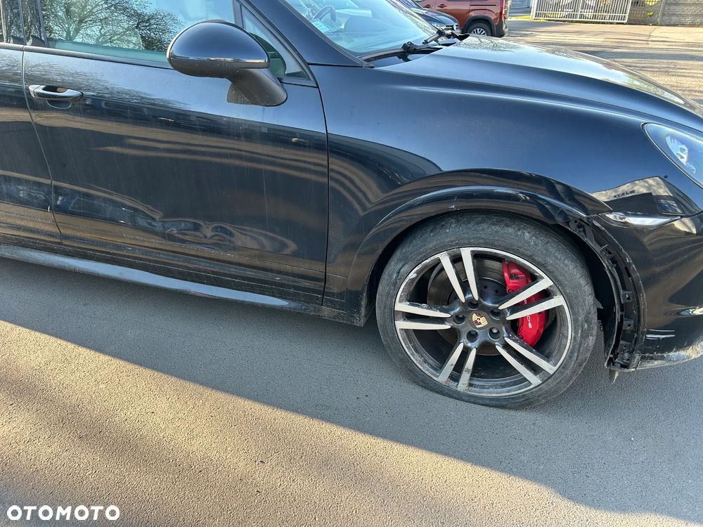 Porsche Cayenne Turbo Tiptronic S - 13