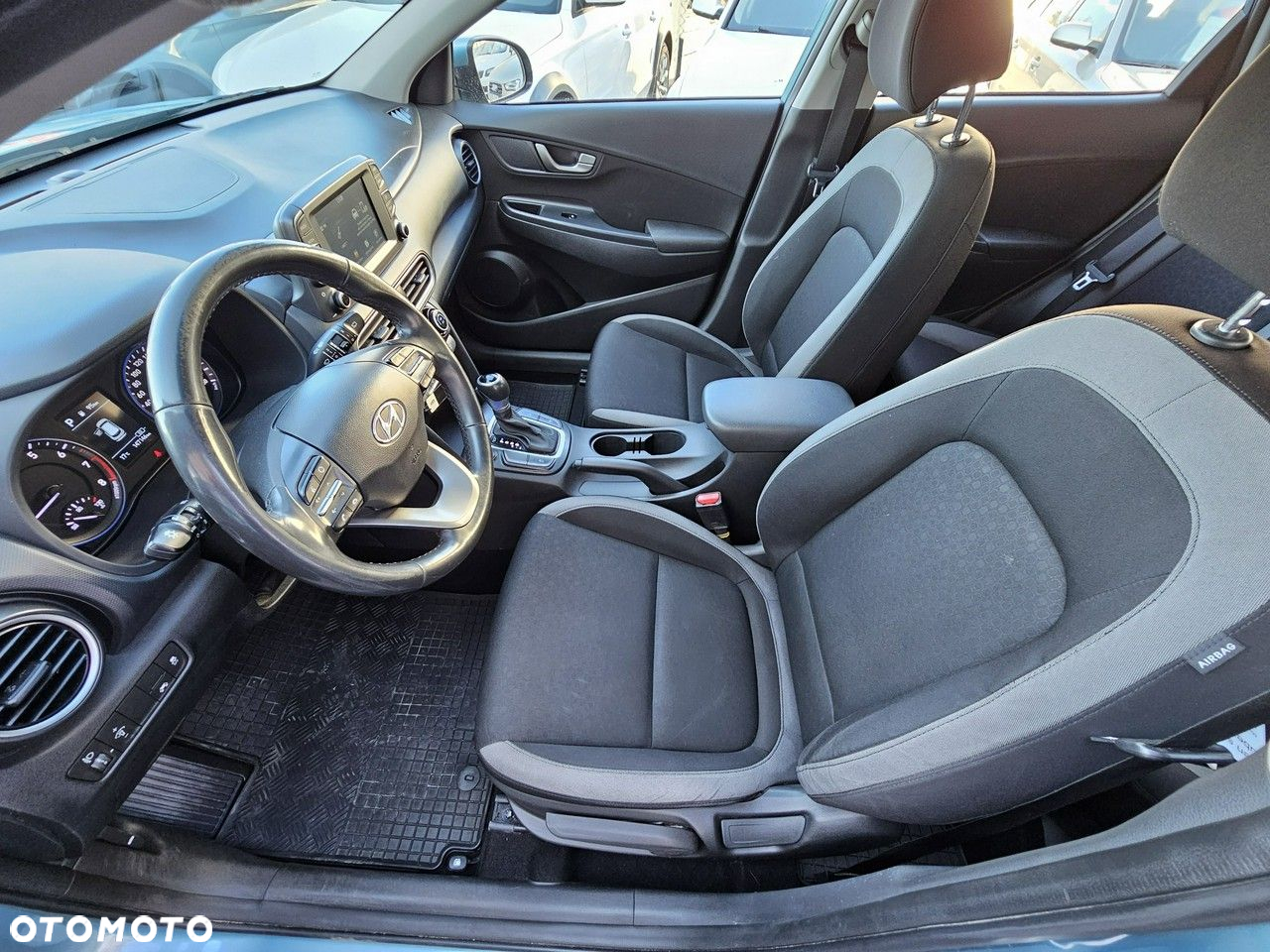 Hyundai Kona - 24
