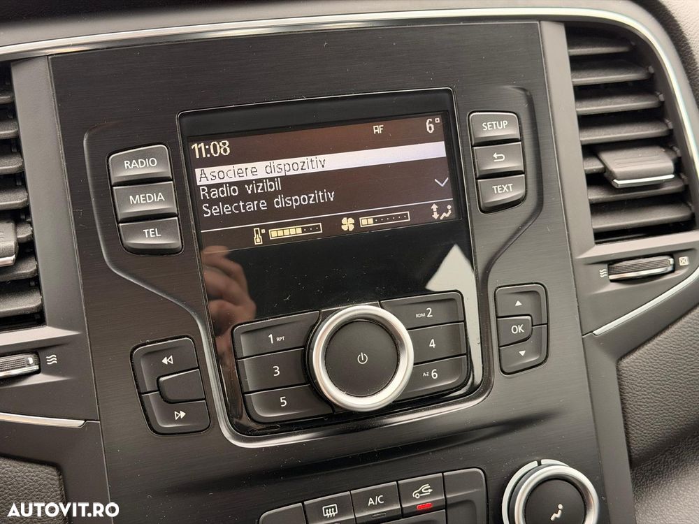 Renault Megane TCe Business - 21