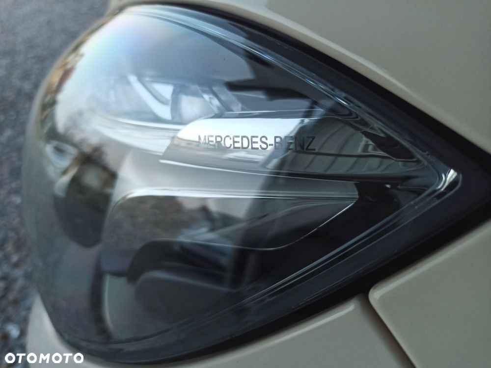 Mercedes-Benz Klasa E 220 BlueTEC 4Matic 7G-TRONIC - 40