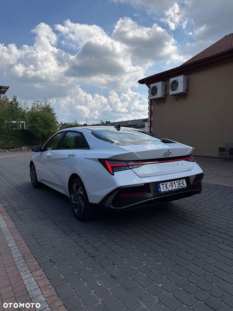 Hyundai Elantra 1.6 Smart - 22