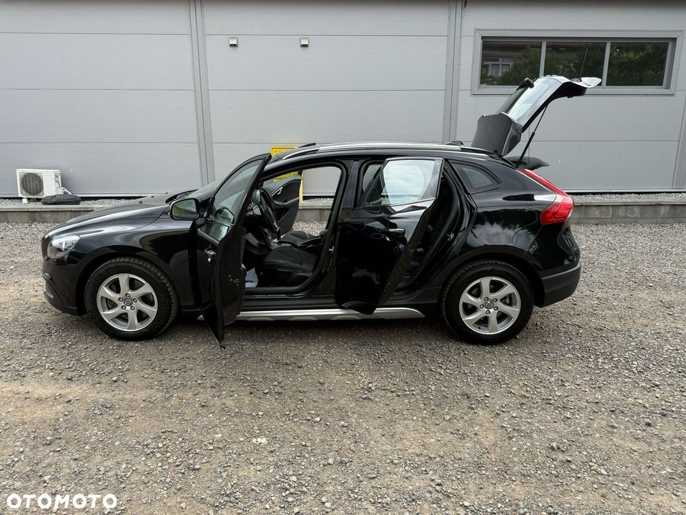 Volvo V40 Cross Country - 18