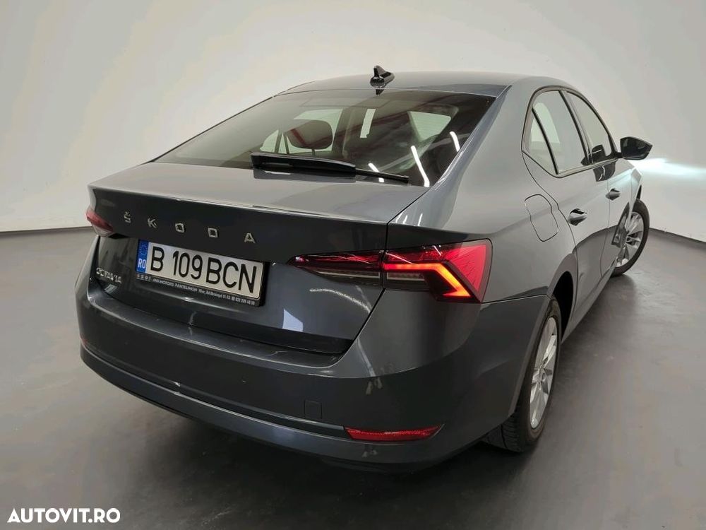 Skoda Octavia 2.0 TDI DSG Ambition - 3