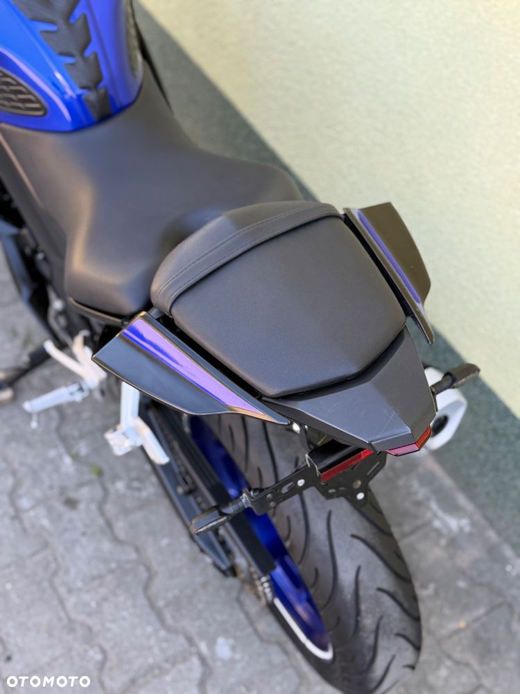 Yamaha YZF - 21