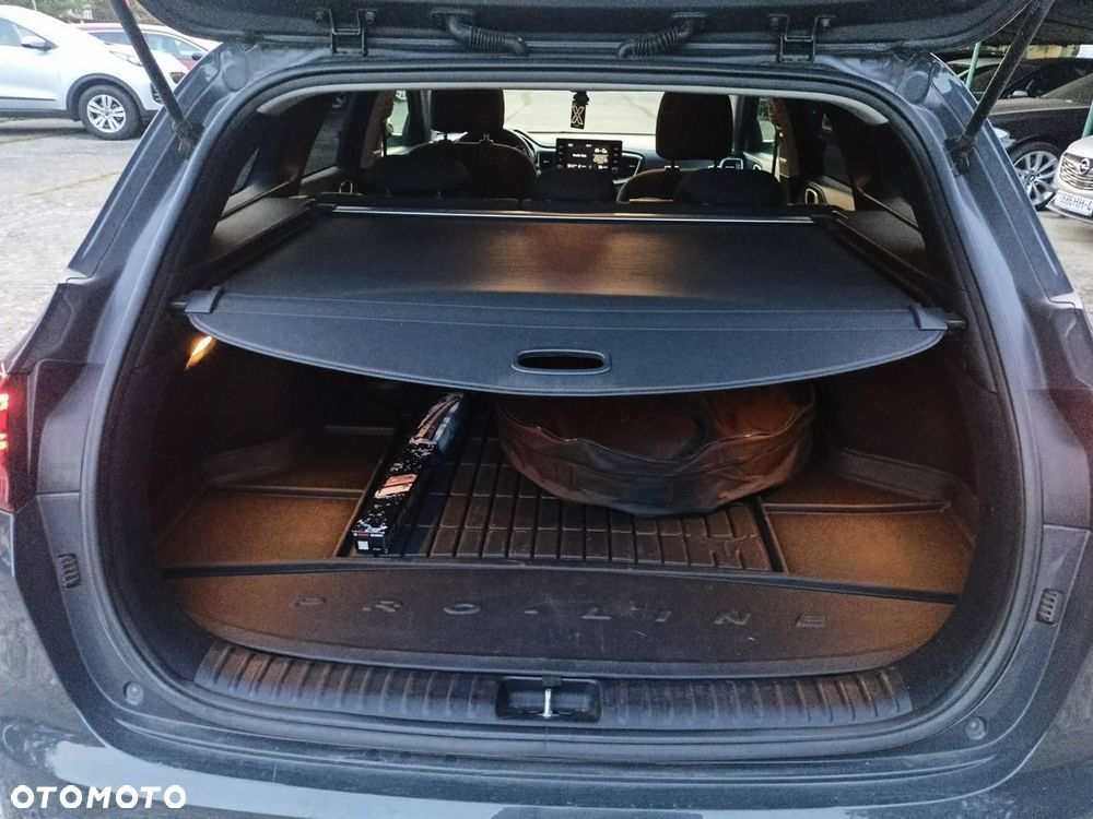 Kia Ceed - 31