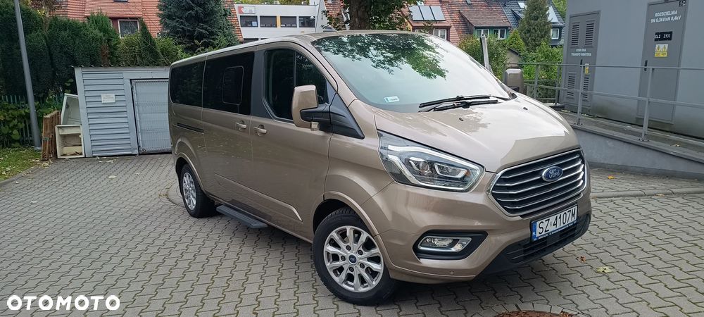 Ford Tourneo Custom - 2