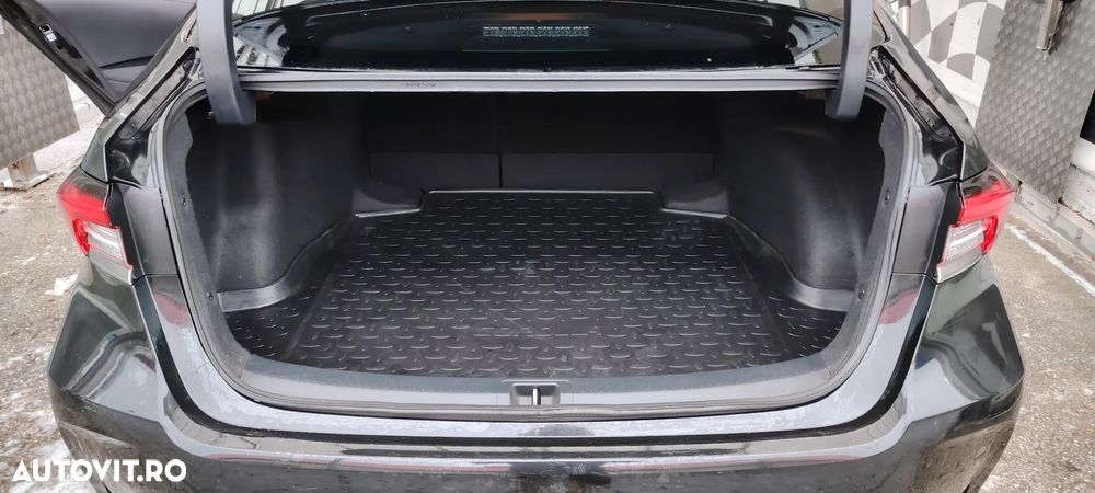 Toyota Corolla - 12