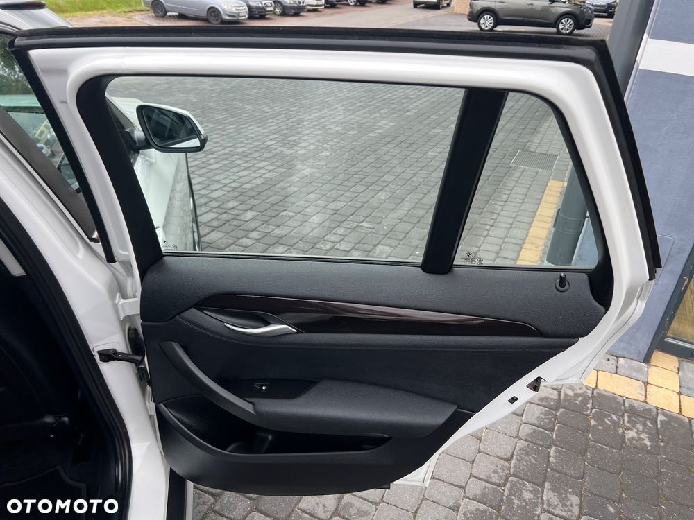 BMW X1 sDrive18d Sport Line - 25