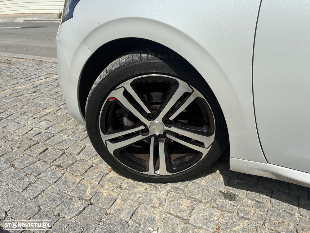 Peugeot 208 1.2 PureTech GT Line - 7