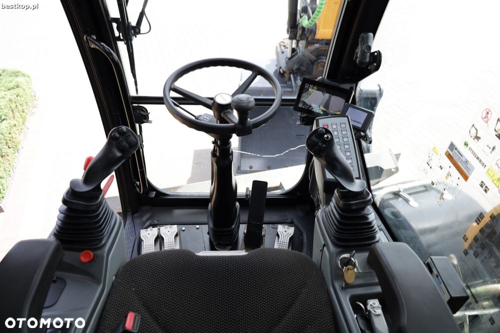 Liebherr A918 Compact - 25