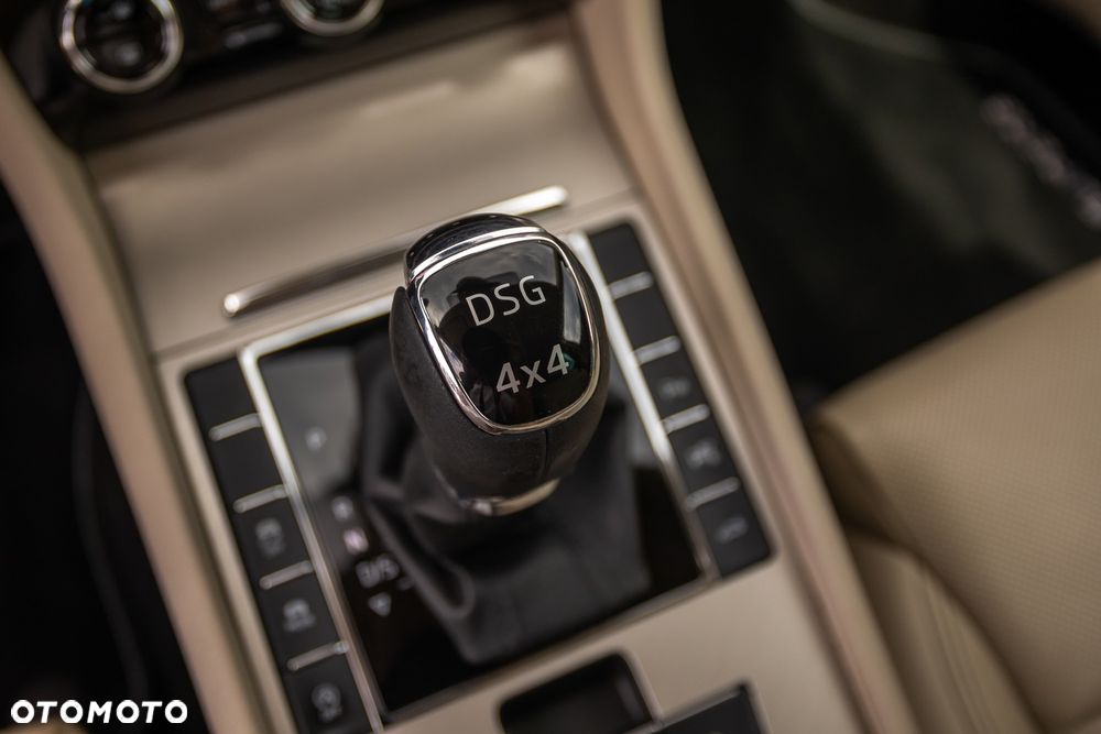 Skoda Superb 2.0 TDI SCR 4x4 L&K DSG - 32