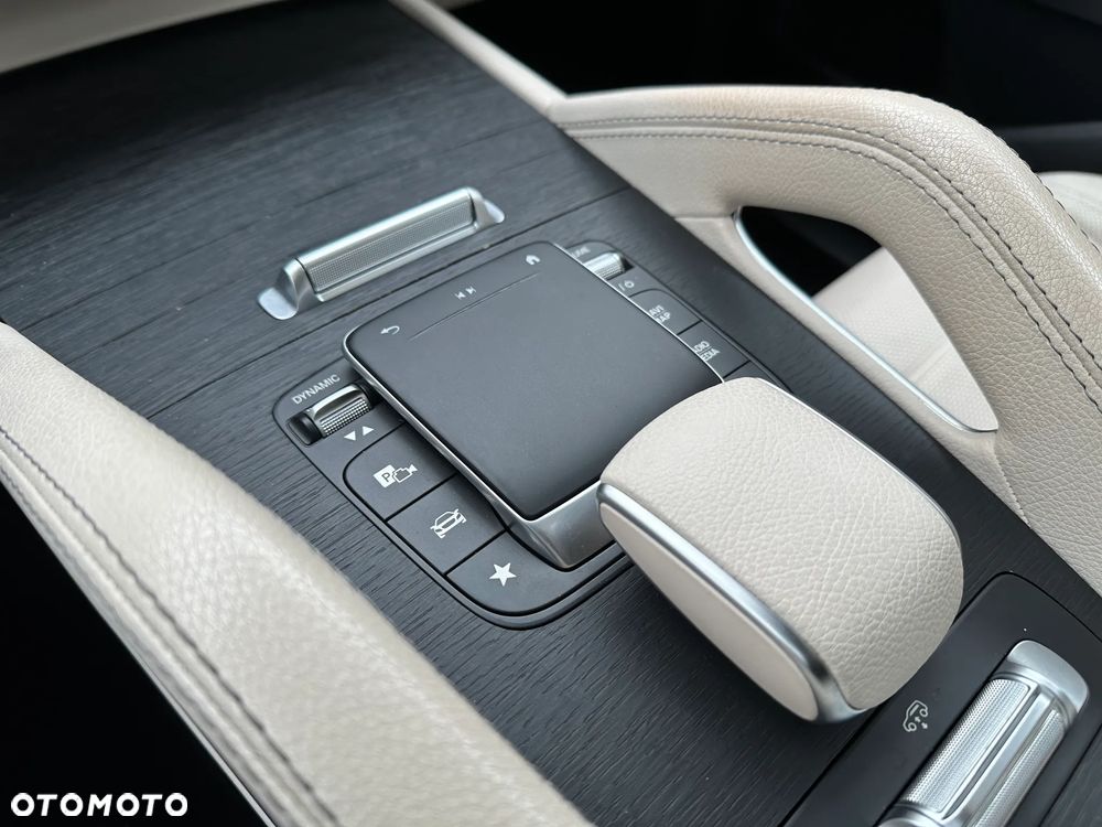 Mercedes-Benz GLE - 33