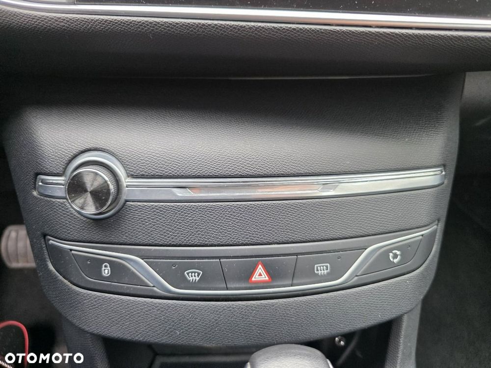 Peugeot 308 BlueHDi 120 EAT6 Stop & Start Active Business-Paket - 26