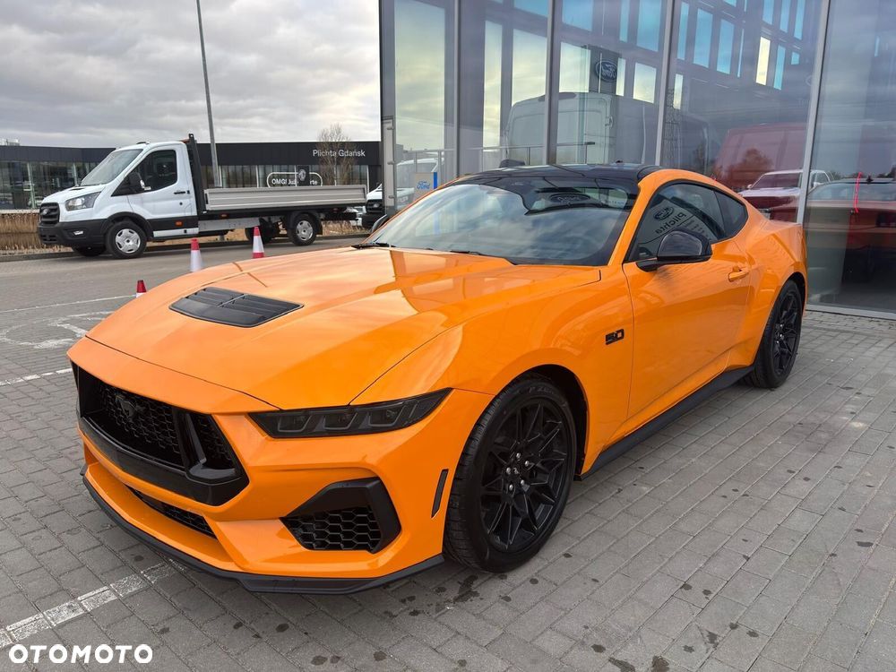 Ford Mustang - 4