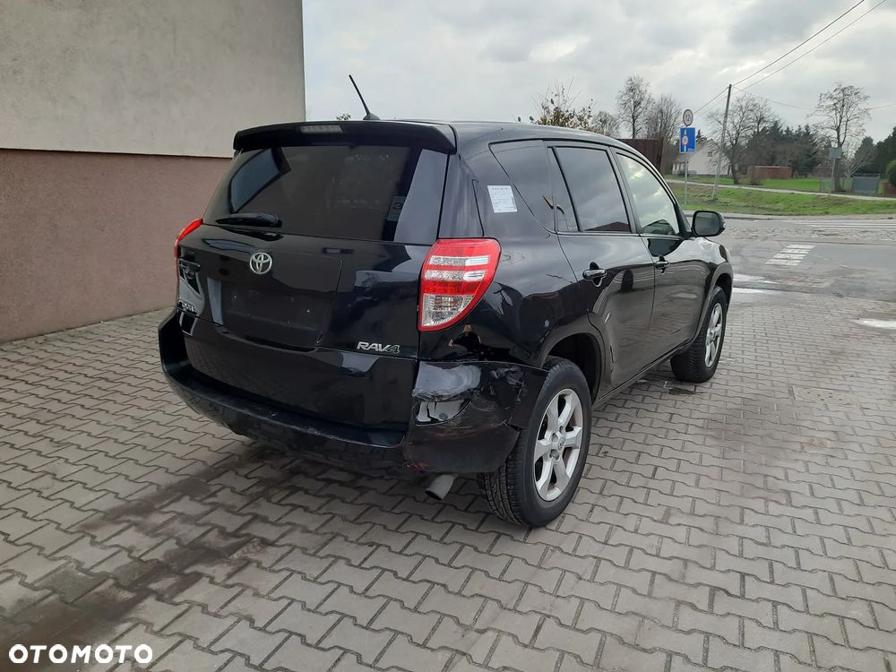 Toyota RAV4 2.2 D-4D 4x2 - 9