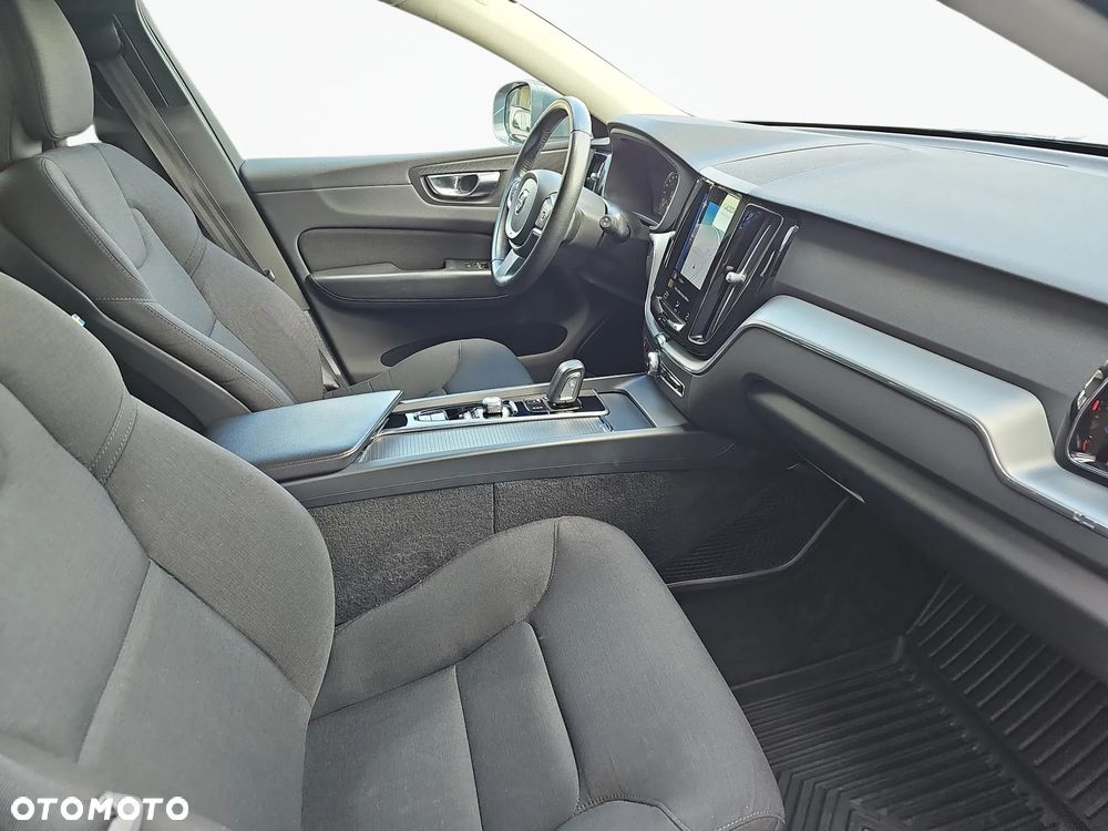 Volvo XC 60 B4 B Momentum Pro - 10