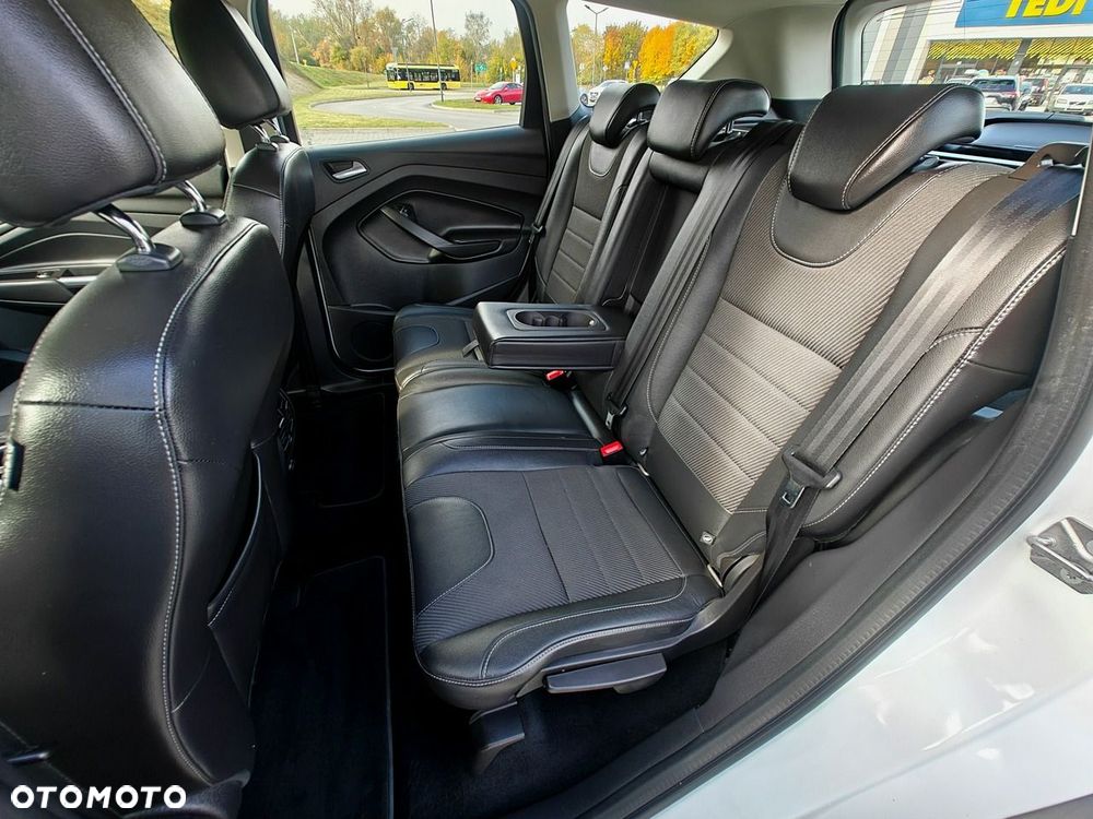 Ford Kuga - 40