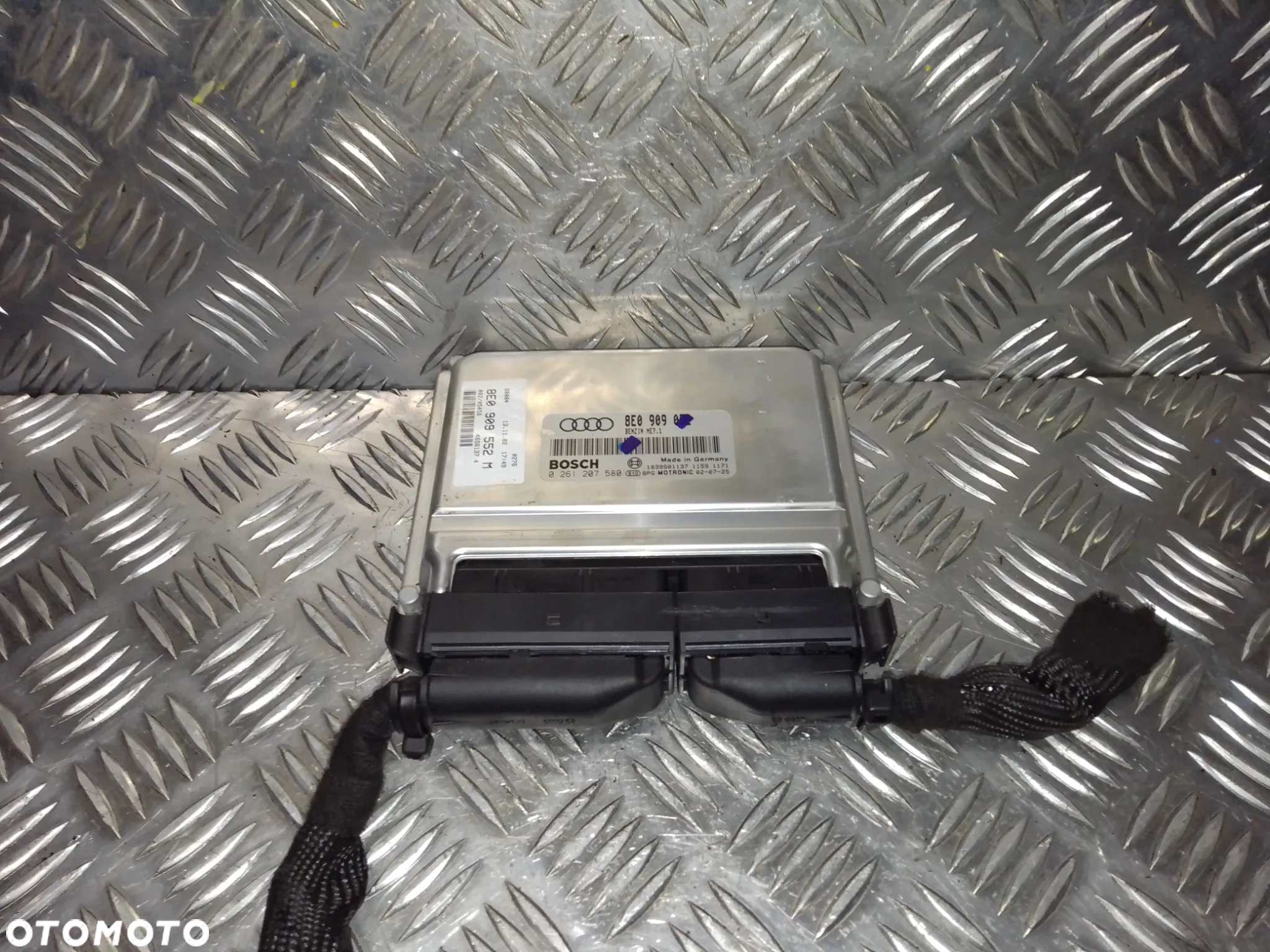 Sterownik silnika AUDI A4 B6 2.4 v6 8E0909052 - 3
