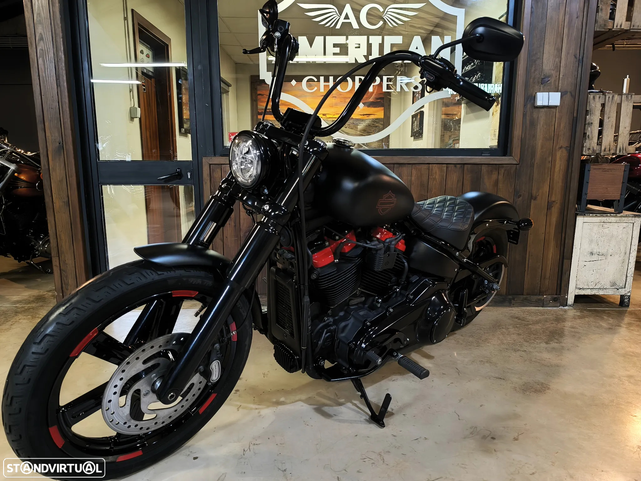 Harley-Davidson Softail FXST Custom - 13