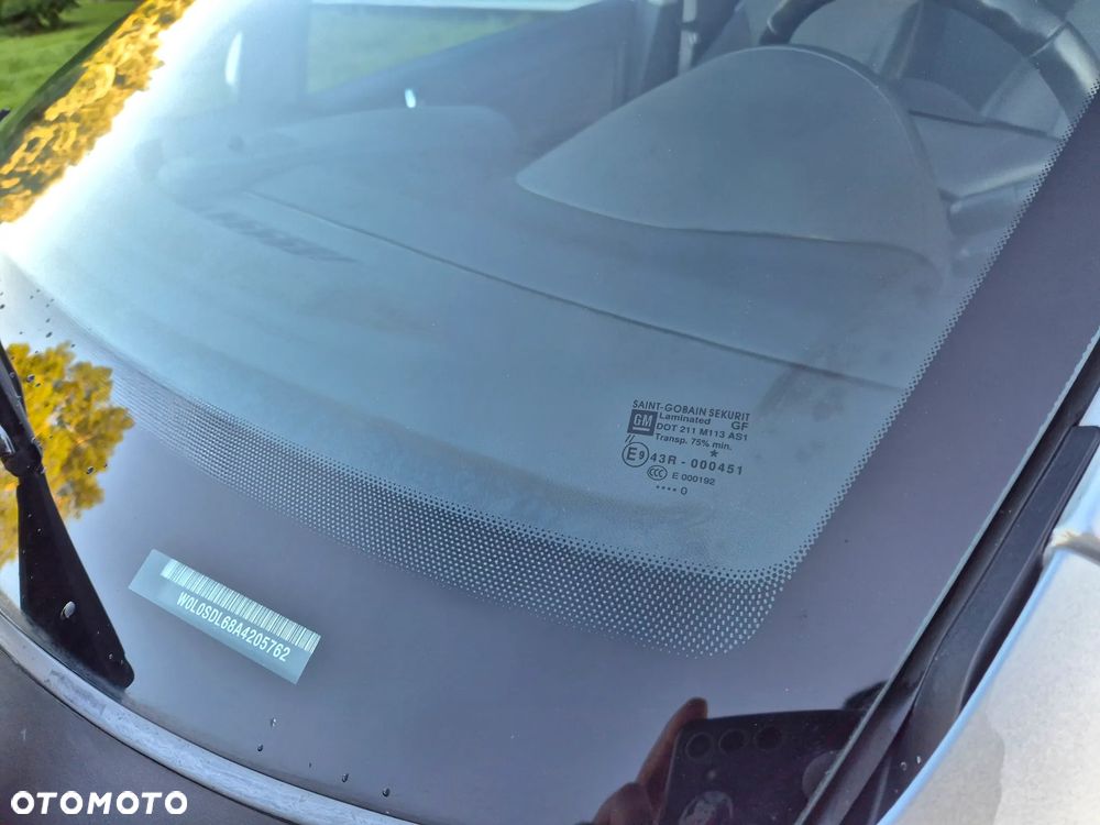 Opel Corsa 1.4 16V Innovation - 11