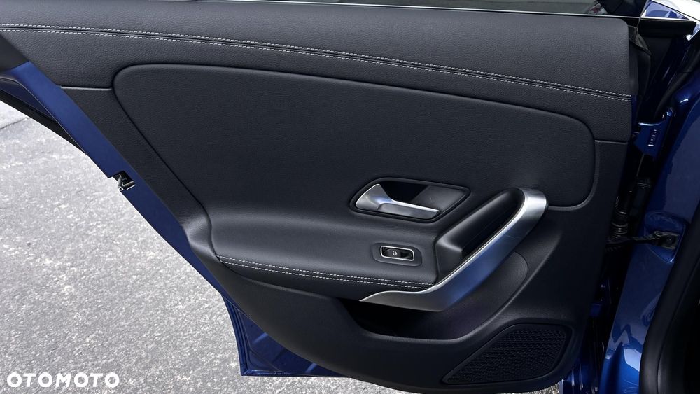 Mercedes-Benz CLA 200 Progressive 7G-DCT - 25
