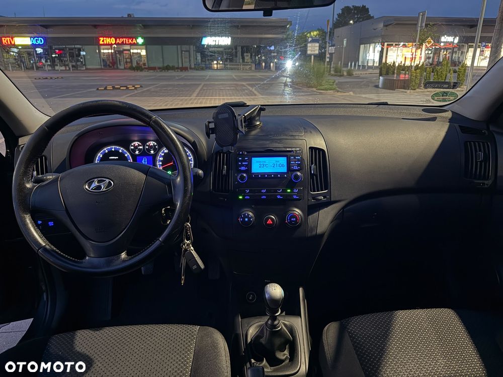 Hyundai i30 1.4 Base + - 5