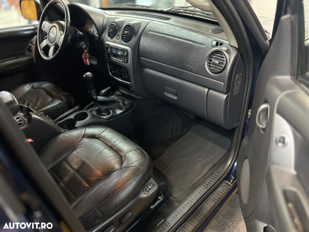 Jeep Cherokee - 12