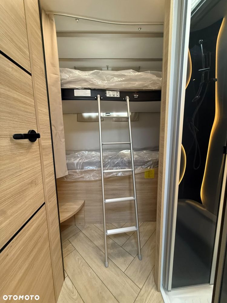 Ford Chausson 720 Titanium Line - 38