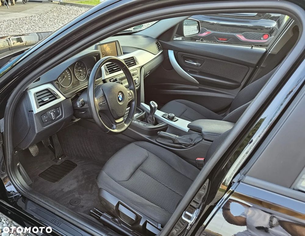 BMW Seria 3 320d - 14