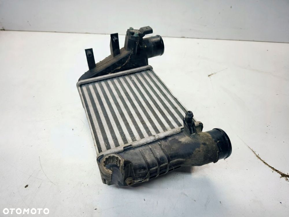 CHŁODNICA POWIETRZA INTERCOOLER LEWY AUDI A4 B6 1.8T TURBO 8E0145805L - 4