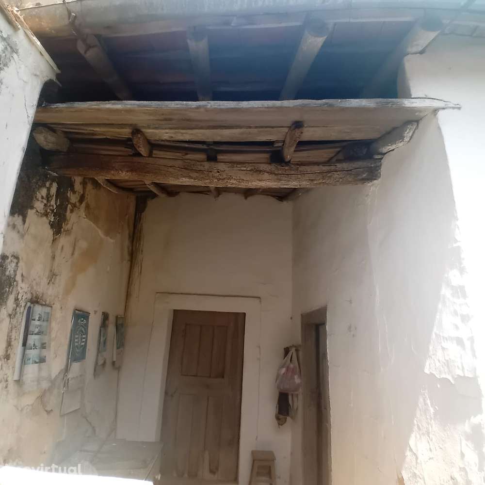 Moradia para recuperar - Grande imagem: 4/8