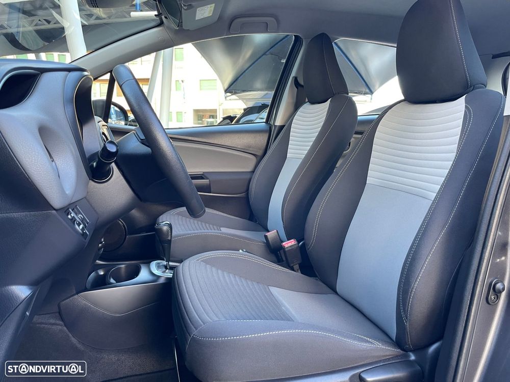 Toyota Yaris 1.5 HSD Comfort - 4