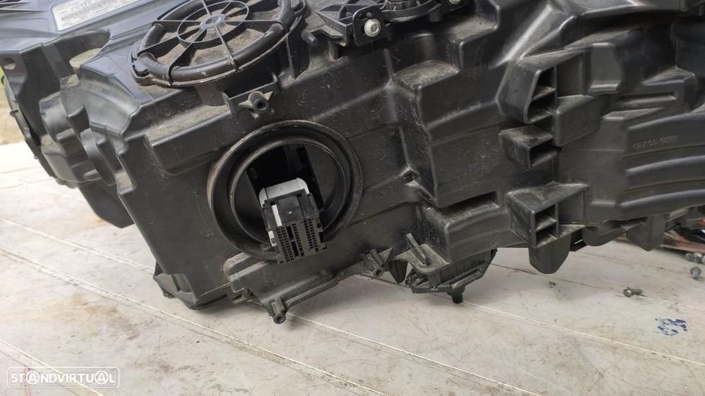 farol esquerdo Laser BMW série 7 G11 - 11