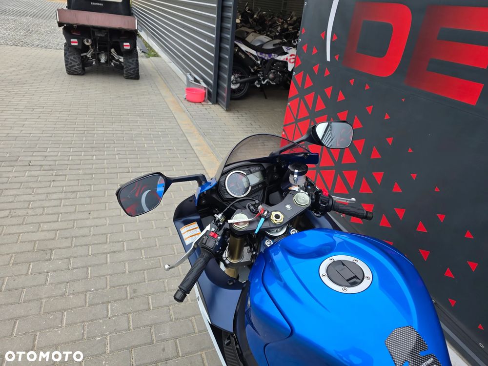 Suzuki GSX-R - 19
