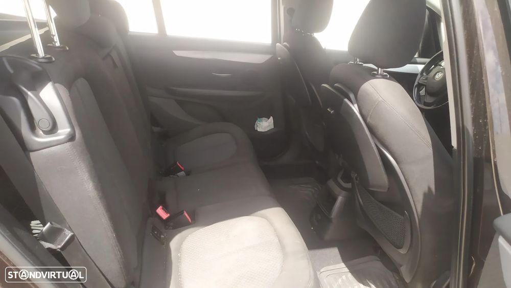 BMW 216 Gran Tourer d Luxury Line - 17