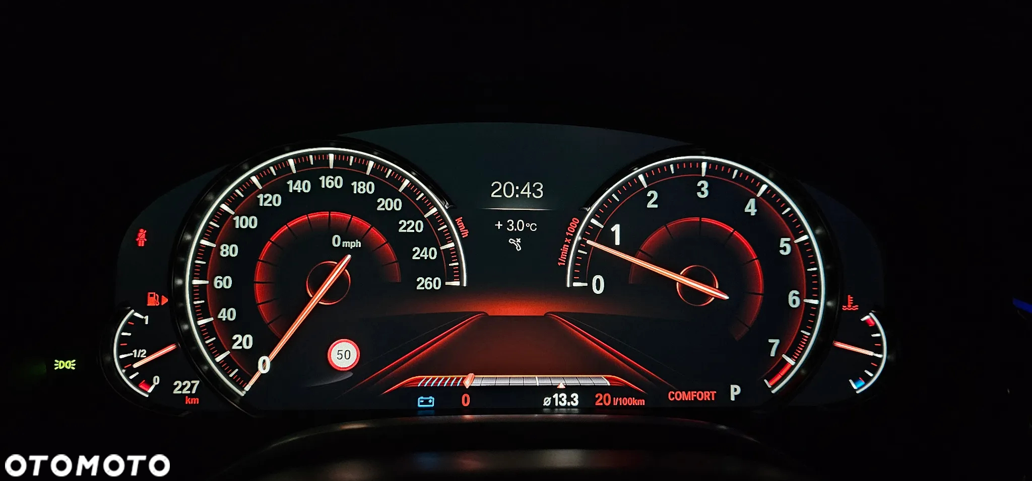 BMW Seria 7 750i xDrive - 38