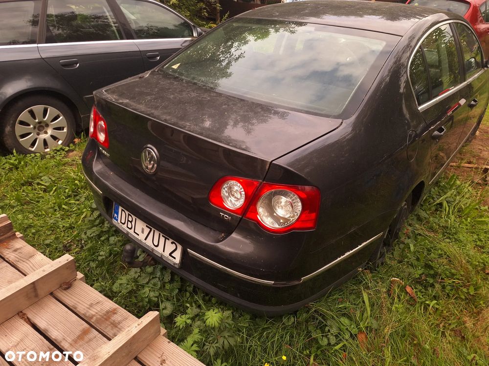 Volkswagen Passat - 4