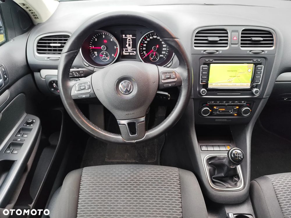 Volkswagen Golf - 6