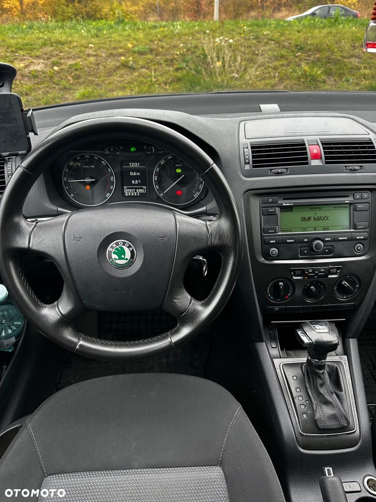 Skoda Octavia 1.9 TDI Elegance DSG - 9