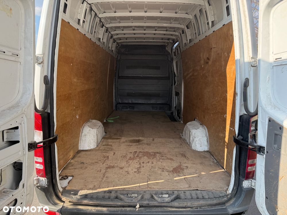 Mercedes-Benz Sprinter - 12