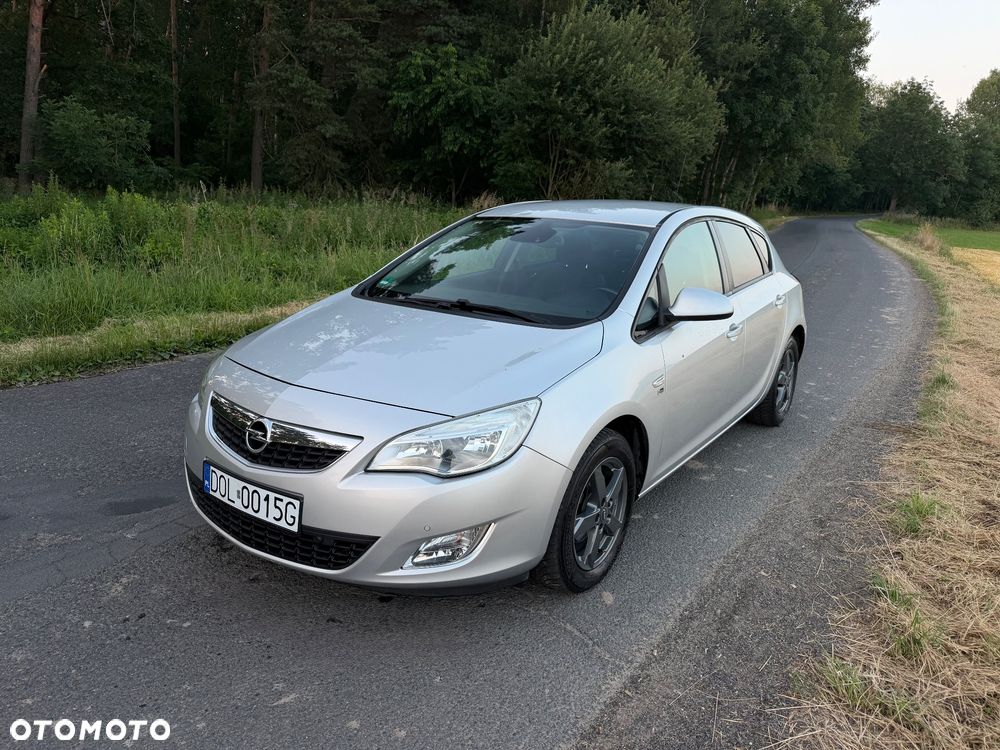 Opel Astra 1.4 Turbo 150 Jahre - 8