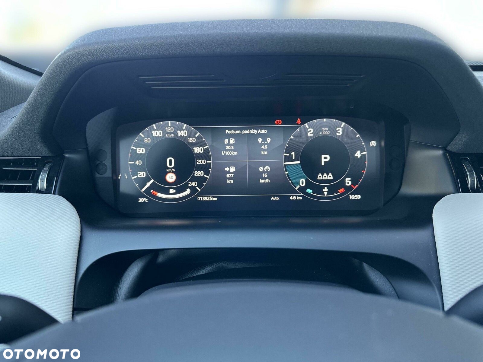 Land Rover Discovery Sport - 16