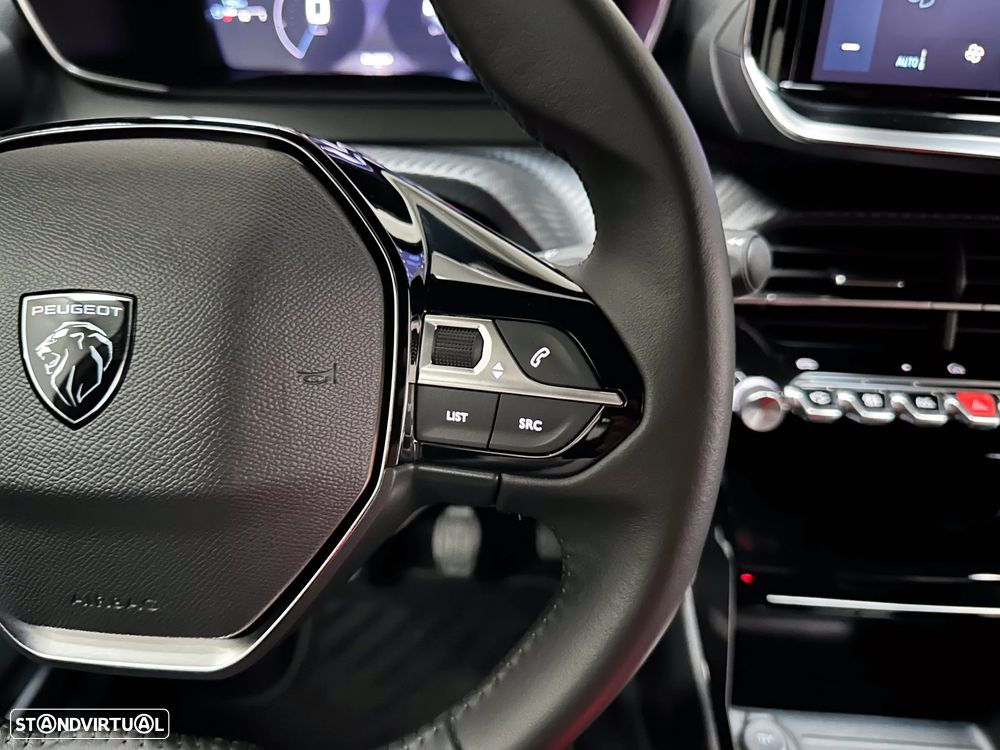 Peugeot 2008 1.2 PureTech Allure - 44