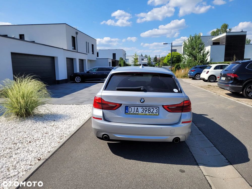 BMW Seria 5 530d xDrive - 16