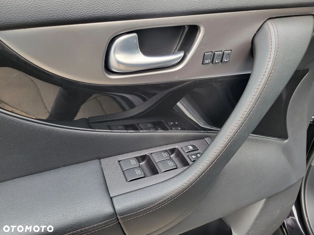 Infiniti Q70 3.0d S Premium - 9