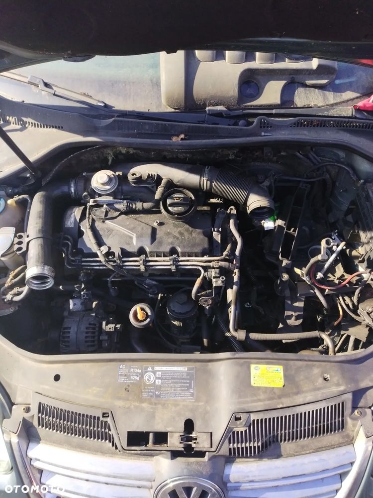 VOLKSWAGEN Jetta IV 4 na części - 4